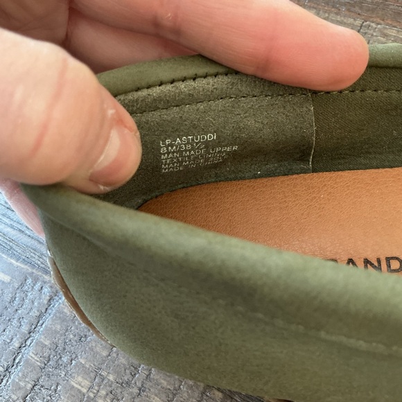 Lucky Brand Olive Green Moccasins with Peace and Heart Charms Size 8 - Picture 7 of 8